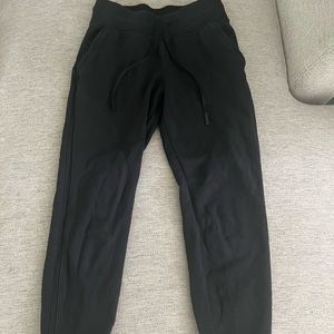 Black Women’s  Lululemon Scuba Joggers
